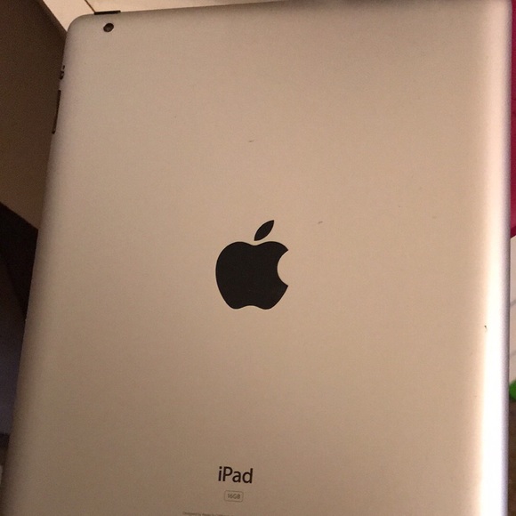 iPad - Picture 1 of 6